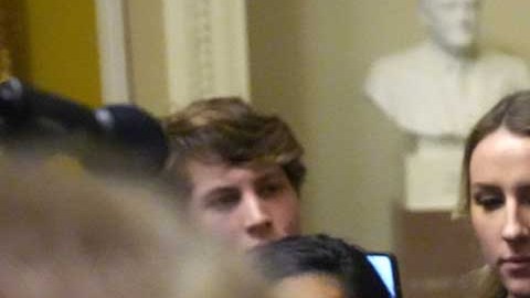 Joshua David Hawley, senador por Missouri