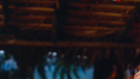 Karol G, cuyo nombre real es Carolina Giraldo Navarro, es una cantante y compositora colombiana de reguetón y música urbana.