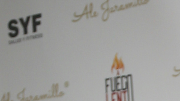 Julián Gil es el padrino de la presentación de la línea Mundo Keto Ale Jaramillo de Proteínas y Colágeno