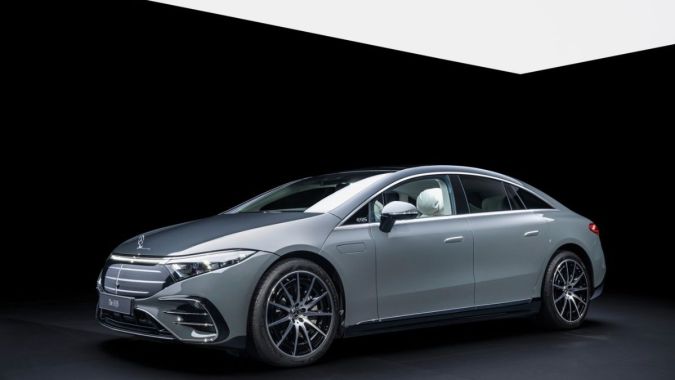 Mercedes-Benz EQS silver
