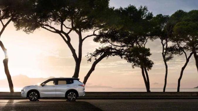Mitsubishi Outlander PHEV 2024