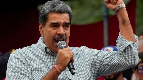 Nicolás Maduro dice que González Urrutia le pidió "clemencia" para salir de Venezuela y lo llama "cobarde"