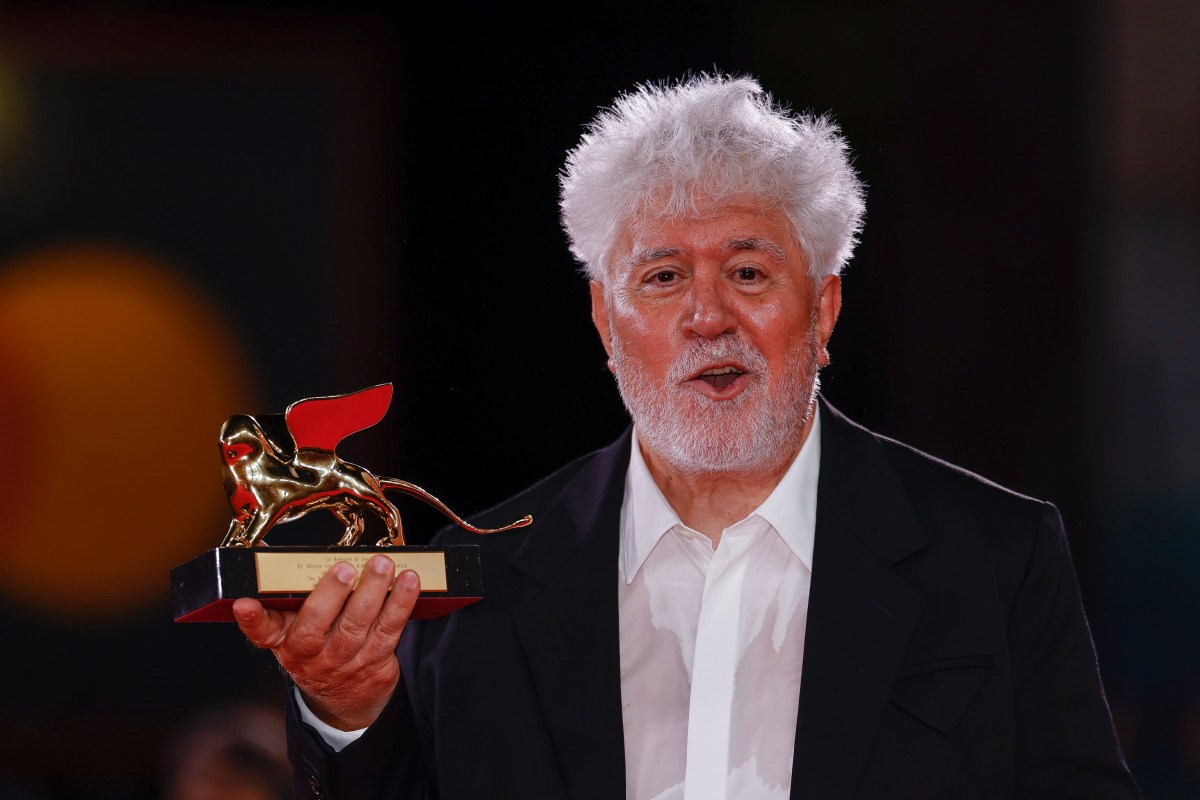 ¡Pedro Almodóvar se lleva el León de Oro!