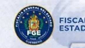 Policías arrestados