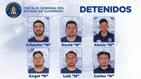 Policías arrestados