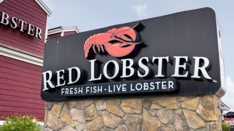 Red Lobster, al borde de la quiebra por peligrosa promoción con los camarones: cierran más sucursales