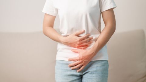 Reducir el consumo de azúcar y almidón mejora el síndrome del intestino irritable