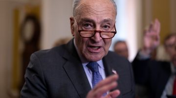 Schumer dijo que el Senado trabajará en un presupuesto federal provisional para evitar el cierre del gobierno.