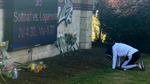 El tirador de la escuela de Georgia ha sido acusado de cuatro cargos de homicidio culposo y se esperan más cargos.