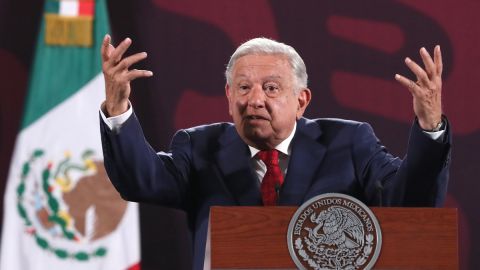 AMLO asegura que hizo "todo" lo posible en el caso Ayotzinapa a 10 años de distancia