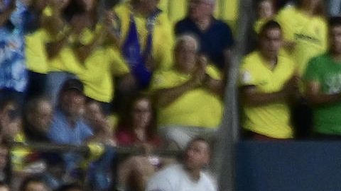 VILLARREAL, 22/09/2024.- El guardameta alemán del FC Barcelona, Marc-André ter Stegen, retirado en camilla tras caer lesionado durante el encuentro correspondiente a la sexta jornada de Laliga EA Sports que disputan hoy Domingo FC Barcelona y Villarreal en el estadio de La Cerámica, en la localidad castellonense. EFE / Andreu Esteba.