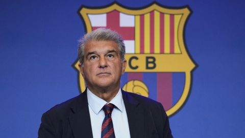 GRAFCAT7790. BARCELONA (ESPAÑA), 03/09/2024.- El presidente del FC Barcelona, Joan Laporta, durante la rueda de prensa en la que aseguró este martes que la entidad está "más fuerte que nunca" y advirtió que "mucho tendrán que trabajar los desestabilizadores de afuera para hacer tambalear una institución que pronto cumplirá 125 años de vida". EFE/ Alejandro García