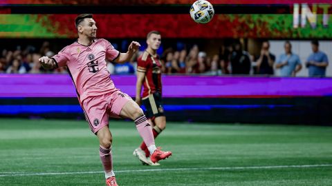 Atlanta (United States), 19/09/2024.- Inter Miami forward Lionel Messi misses a pass for a goal opportunity against the Atlanta United during the second half of a MLS soccer match between Inter Miami and Atlanta United in Atlanta, Georgia, USA, 18 September 2024. EFE/EPA/ERIK S. LESSER