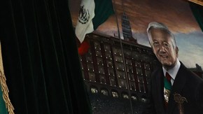 AMLO desvela su retrato oficial de como presidente de México en Palacio Nacional