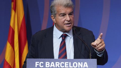 GRAFCAT7782. BARCELONA (ESPAÑA), 03/09/2024.- El presidente del FC Barcelona, Joan Laporta, durante la rueda de prensa ofrecida este martes para valorar el estado actual de la entidad azulgrana tras el cierre del mercado estival de fichajes. EFE/ Alejandro García