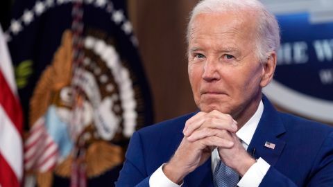 Biden reiteró su llamamiento en favor de prohibir las armas de asalto o de acabar con la inmunidad de los fabricantes.