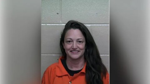 La madre del tirador de Georgia, Marcee Anne Gray, en una foto de arresto de 2023 de la Oficina del Sheriff del Condado de Ben Hill.