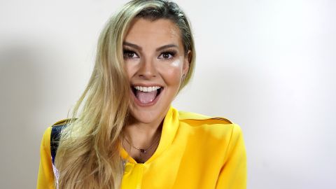Después de operación, Marjorie de Sousa muestra como se ve sin implantes
