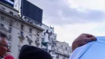 Unos 10,000 migrantes venezolanos permanecen en situación irregular en Argentina, afirman las organizaciones civiles.