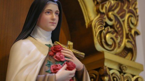 El 1 de octubre se dedica a Santa Teresita del Niño Jesús.