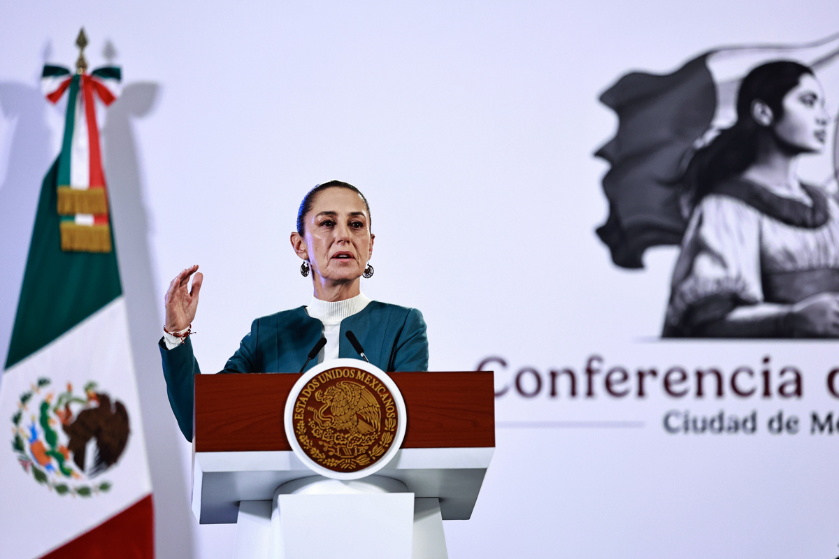 Sheinbaum presenta sus primeras reformas sobre igualdad de género, contra la brecha salarial y violencia