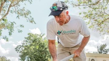“Mi reloj sigue marcando el 7 de octubre. No quiero venganza, solo quiero que me devuelvan a mi familia”: el trauma en el kibutz atacado por Hamás
