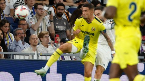 El momento exacto de la lesión que sufrió el defensor del Real Madrid, Dani Carvajal en los minutos finales del encuentro ante el Villarreal.