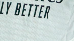 El defensor del Real Madrid, Dani Carvajal, en el terreno de juego con claras muestras de dolor tras lastimarse la rodilla derecha este sábado en el duelo ante el Villarreal.