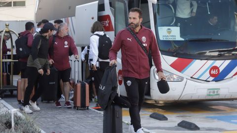 Liderados por el director técnico y leyenda del club, Rubén Baraja, llegó el Valencia a la ciudad de Puebla.