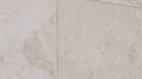 Mexico's coach Ricardo Lavolpe leaves a hotel in Piura, in northern Peru, on route to the local airport, Monday, July 19, 2004. Mexico lost 4-0 to Brazil Sunday and was eliminated from the Copa America. (AP Photo/Ricardo Mazalan)