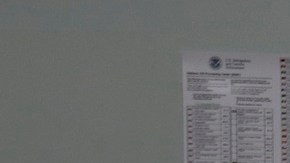 Inmigrantes detenidos por ICE podrían permanecer en custodia en forma indefinida.