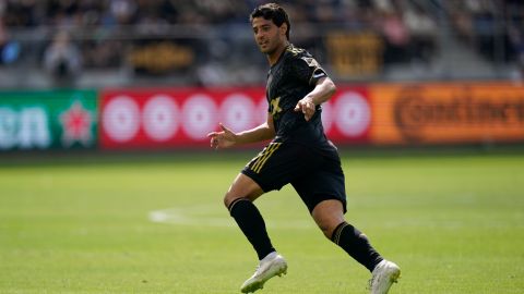 El experimentado delantero mexicano Carlos Vela ingresó al minuto 86 en lugar de Denis Bouanga.