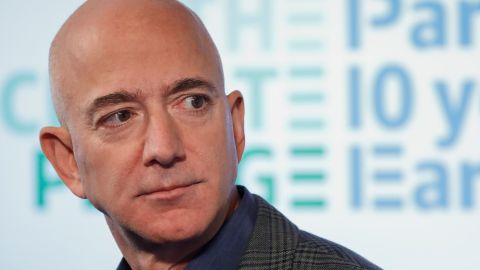 Jeff Bezos es dueño de The Washington Post.