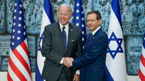 Biden llama al presidente israelí para mostrar su apoyo en el aniversario del 7 de octubre