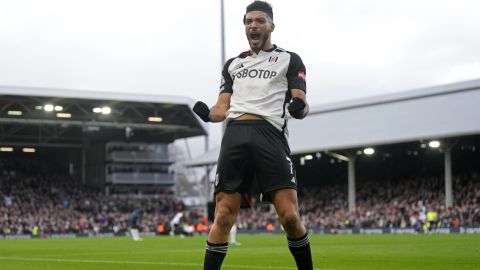 Raúl Jiménez acumula tres goles en Premier League.