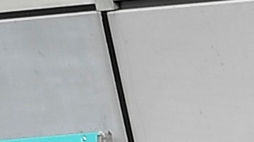 El mexicano Sergio "Checo" Pérez llegando al garage de la escudería Red Bull durante el pasado Gran Premio de Italia.