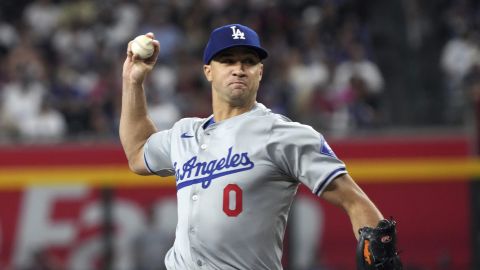 Los Angeles Dodgers pitcher Jack Flaherty throws against the Arizona Diamondbacks in the third inning during a baseball game, Monday, Sept. 2, 2024, in Phoenix. (AP Photo/Rick Scuteri)