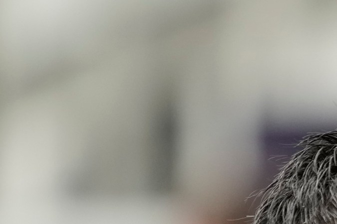 El finlandés Valtteri Bottas junto a un aficionado durante el fin de semana del Gran Premio de Singapur en el Circuito de Marina Bay que se corrió el 22 de septiembre.