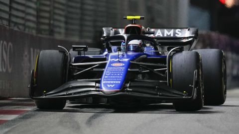 Williams driver Franco Colapinto of Argentina steers his car during the Singapore Formula One Grand Prix at the Marina Bay Street Circuit, in Singapore, Sunday, Sept. 22, 2024. (AP Photo/Vincent Thian)