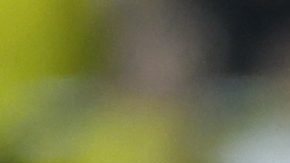 Lionel Messi conduce el balón durante el partido contra Columbus Crew.