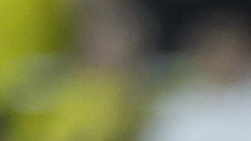 Lionel Messi conduce el balón durante el partido contra Columbus Crew.
