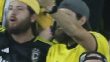 El argentino Lionel Messi y el uruguayo Luis Suárez festejan un gol ante el Crew de Columbus, el miércoles 2 de octubre de 2024, en un encuentro de la MLS (AP foto/Jay LaPrete)