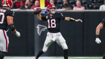 Atlanta Falcons quarterback Kirk Cousins (18) throws during the first half of an NFL football game against the Tampa Bay Buccaneers, Thursday, Oct. 3, 2024, in Atlanta. The Falcons defeated the Buccaneers 36-30 in overtime. (AP Photo/Danny Karnik)