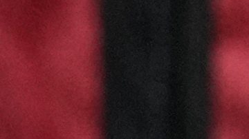 Duván Zapata abandonó el campo llorando y en camilla.