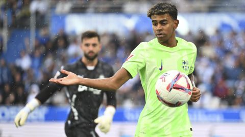 Barcelona's Lamine Yamal gestures during a Spanish La Liga soccer match against Alaves at the Mendizorroza stadium in Vitoria-Gasteiz, Spain, Sunday, Oct. 6, 2024. (AP Photo/Miguel Oses)