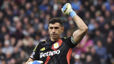 Aston Villa's goalkeeper Emiliano Martinez during the English Premier League soccer match between Aston Villa and Manchester United at Villa Park in Birmingham, England, Sunday, Oct. 6, 2024. (AP Photo/Rui Vieira)