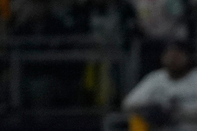 Fernando Tatis Jr. conecta cuadrangular contra el pitcher de los Dodgers, Walker Buehler, en el segundo inning para causar la locura en el estadio de los Padres.