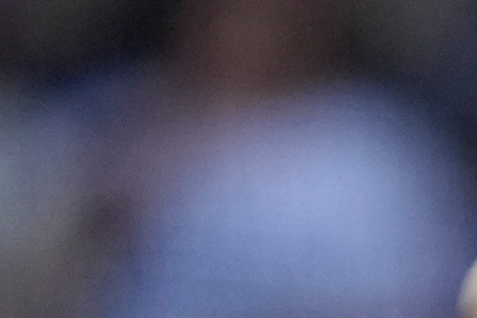 Yoshinobu Yamamoto lanza durante la primera entrada del jugo 5 de la Serie Divisional entre Dodgers y Padres en Los Ángeles. El pitcher japonés lanzó muy bien cuando su equipo más lo necesitaba.