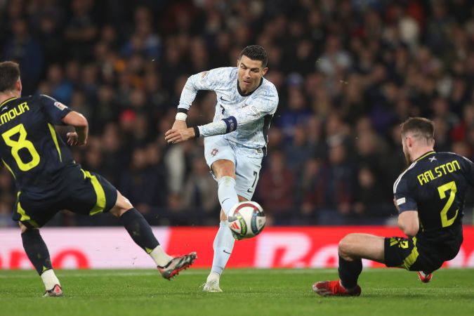 Cristiano Ronaldo durante el más reciente encuentro de la Selección de Portugal ante Escocia por la fase de grupos de la UEFA Nations League esta semana.