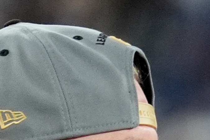 El astro japonés Shohei Ohtani durante la celebración de los Dodgers tras la victoria ante los Mets en el Juego 6 de la Serie de Campeonato de la Nacional.